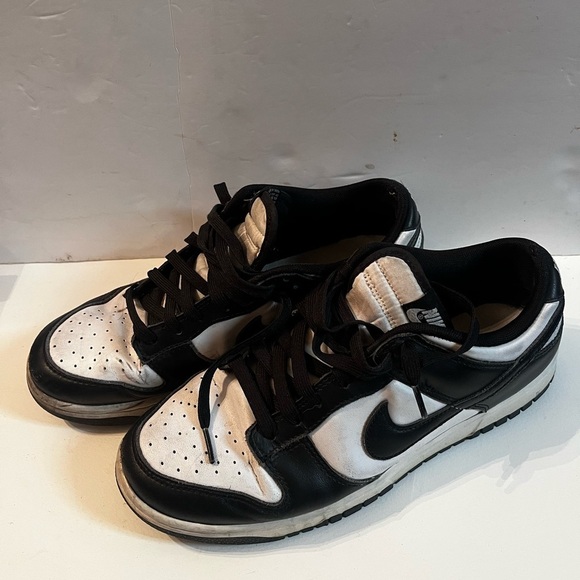 Nike SB Dunk Low leather low trainers Sz 9.5 Black White - Picture 8 of 12